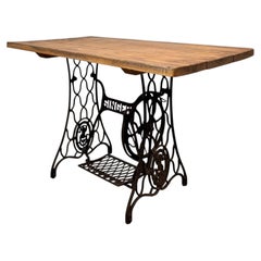 Mesa inglesa de hierro fundido de estilo vintage del siglo XX