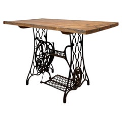 Mesa inglesa de hierro fundido de estilo vintage del siglo XX