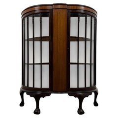 Early 20th Century Antique English Bow-Front Mahogany Display Cabinet Vitrine