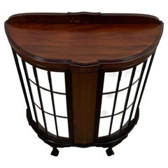 Early 20th Century Antique English Bow-Front Mahogany Display Cabinet Vitrine