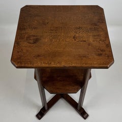 Fine Early 20th Century Antique English Heals-Style Oak Side Table