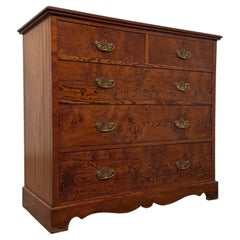 Magnifique commode antique anglaise du XIXe siècle en pin résineux figuré