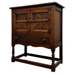 Fine Antique Early 20th Century English Oak Cupboard