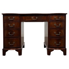 Fine Antique Early 20th Century English Serpentine Mahogany Kneehole Desk