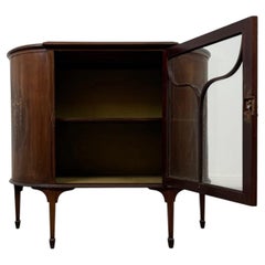 Early 20th Century English Edwardian Inlaid Mahogany Display Cabinet Vitrine