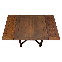 Fine Antique Early 20th Century English Edwardian Oak Draw-Leaf Dining Table