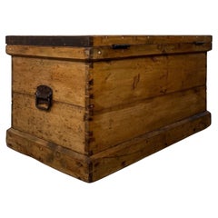 Fine Quality Antique 19th Century Victorian Pine Fitted Chest Coffer