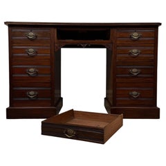 Fine Antique Early 20th Century Edwardian Writing Desk in Walnut