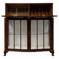 Fine Quality Antique 20th Century Figured Walnut Fitted Cabinet