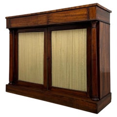 Armoire ancienne de grande qualité en acajou, style Régence, XIXe siècle