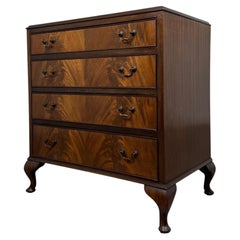 Commode ancienne en acajou du XXe siècle, d’excellente qualité