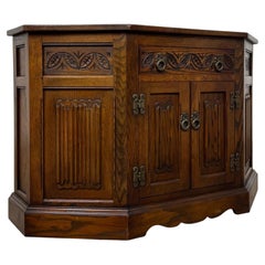 Fine Quality Antique 20th Century Linenfold Panelled Oak Cupboard