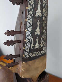 Antikes afghanisches Rubab – Musikinstrument aus Hartholz mit Einlegearbeiten aus Knochen und Muschel, um 1900