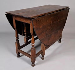 Fine Antique Early 18th Century Oak Drop-Leaf Table, circa 1700