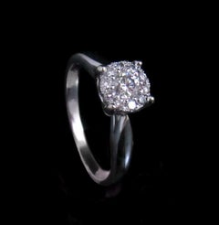 Bague de fiançailles en diamant raffiné et or blanc 18 carats