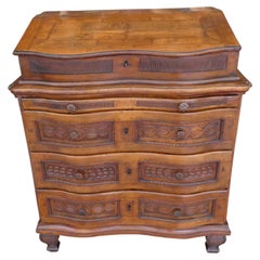 Antiker italienischer Barock-Schreibtisch aus Obstbaumholz aus dem 17. Jahrhundert, um 1680