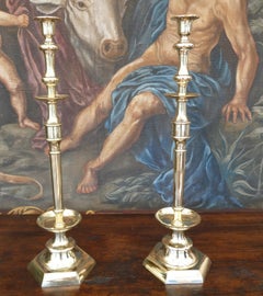 Coppia di candelieri da altare in ottone di epoca vittoriana, 1860 circa