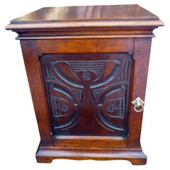 Antiker englischer Sammler-Schrank aus Eiche im Arts-and-Crafts-Stil, um 1900
