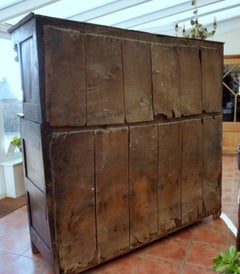 Antico armadio da sala in rovere in stile Tudor di campagna, metà del XVI secolo, 1560 circa