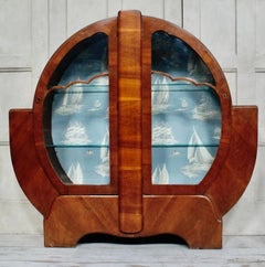 Vitrine circulaire Art déco en noyer, vers 1920