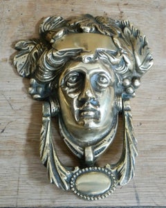Antico battente da porta vittoriano in ottone raffigurante la testa di Dioniso