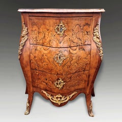 Antique Italian Venetian Walnut Marquetry Serpentine Commode, circa 1810