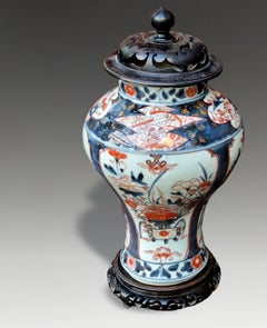 Japanese Edo Arita Imari Porcelain Lidded Vase, circa 1700