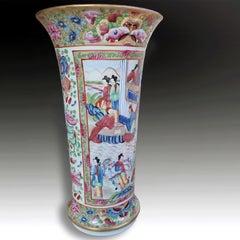 Antique Chinese Qing Dynasty Rose Mandarin Porcelain Trumpet Vase, circa 1830