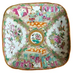 Chinese Daoguang Rose Medallion Square Porcelain Dish, circa 1830