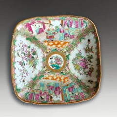 Chinese Daoguang Rose Medallion Square Porcelain Dish, circa 1830