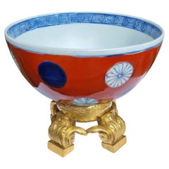 Ciotola antica cinese in porcellana Imari del XVIII secolo con montature in bronzo dorato in stile Luigi XVI