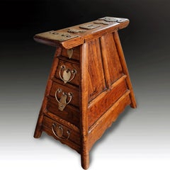 Tabouret de barbier chinois rare du début du XIXe siècle, orné de décorations en laiton, vers 1820