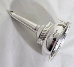 Imbuto per vino e liquori in argento sterling di Hugh Crawshaw, Sheffield 1992