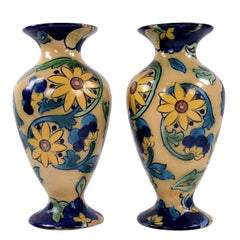 Paire de vases « Aster » de Charlotte Rhead, de la poterie antique Ellgreave