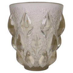 Vase « Rampillon » en verre transparent et dépoli de style Art déco, par René Lalique, n° 991
