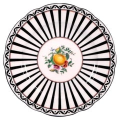 Coalport Bone-China-Teller für die Vitrine, handbemalt mit Obstmotiven und einfarbigem Rand