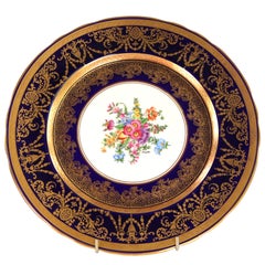 Aynsley Bone-China-Vitrinen-Teller, signiert von G. Bentley, kobaltblau und vergoldet