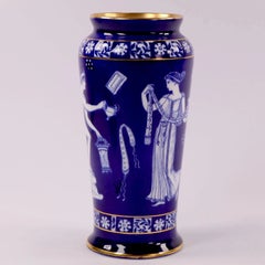 Vaso antico Royal Doulton blu cobalto con figure classiche e dorature