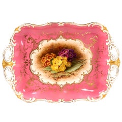 Plato antiguo de porcelana de Coalport, pintado a mano y con dos asas, obra de F. H. Chivers