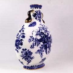 Jarrón antiguo victoriano de porcelana azul y blanca de Coalport con forma de luna
