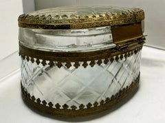 Antike französische Schmuckschatulle aus geschliffenem Kristall und vergoldeter Bronze, Saint-Gobain zugeschrieben