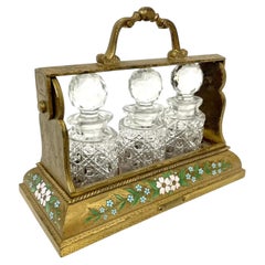 Betjemanns patentierte Miniatur-Duftflasche „Tantalus“ aus vergoldetem Metall und Champlevé-Emaille