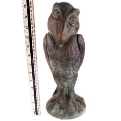 Brighthelm-Steinskulptur „Wally Bird“ im Grotesk-Stil nach einem Entwurf der Martin Brothers, 34 cm