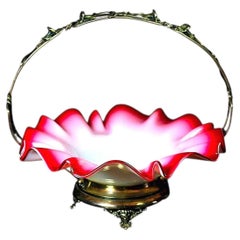 Meriden Britannia Co. – Versilberter Tischkorb aus Kunstglas mit Farbverlauf als Tischdekoration