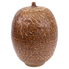 Mid-Century-Vase aus Steingut mit strukturierter Oberfläche, eiförmig, von Madge Spencer Studio Pottery