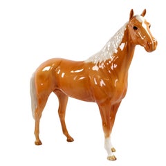Caballo de caza grande de Beswick en color palomino, modelo 1734, de Arthur Gredington