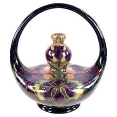Junges Kunststil-Tulpenvase mit Ringhenkel aus Gouda, Südholland, Daniël de Jong