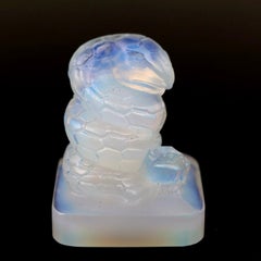 Sabino-Miniaturfigur aus opaleszentem Glas: Kobra und Frosch