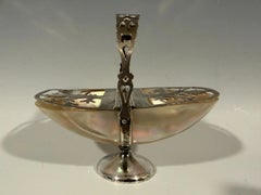 Saliera in argento e madreperla di G. E. Walton