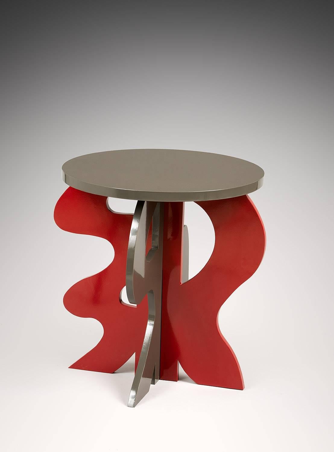 Side table in limited edition titled, signed and numbered by the artist for the gallery
Lacquered aluminium
Toughened glass tabletop for additional protection
Measures: H 47 cm/ 18.5 in.
Edition of 40 pieces
Diane de Polignac Edition